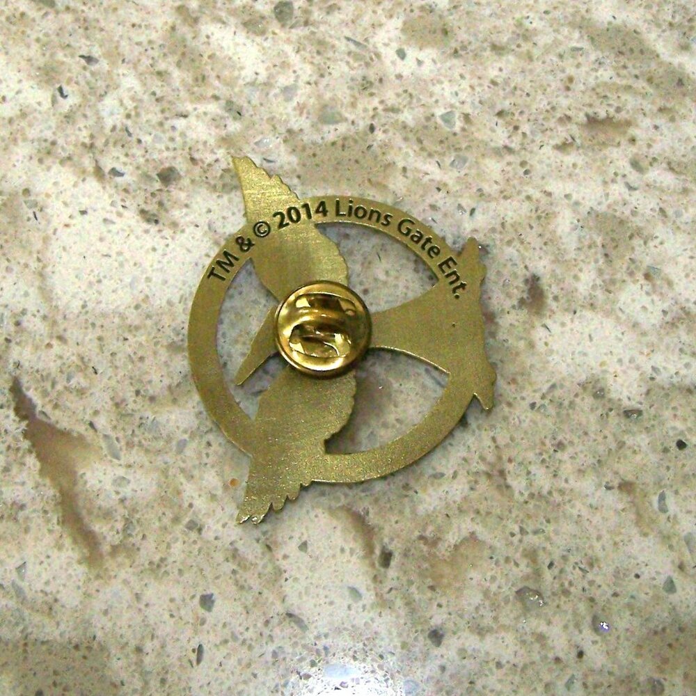 The Hunger Games Series Suzanne Collins - Picture 3 of 8